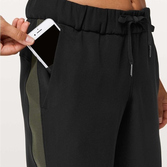 EUC Lululemon | On The Fly Pant Woven *Track  Stripe Size 2 - Picture 5 of 10